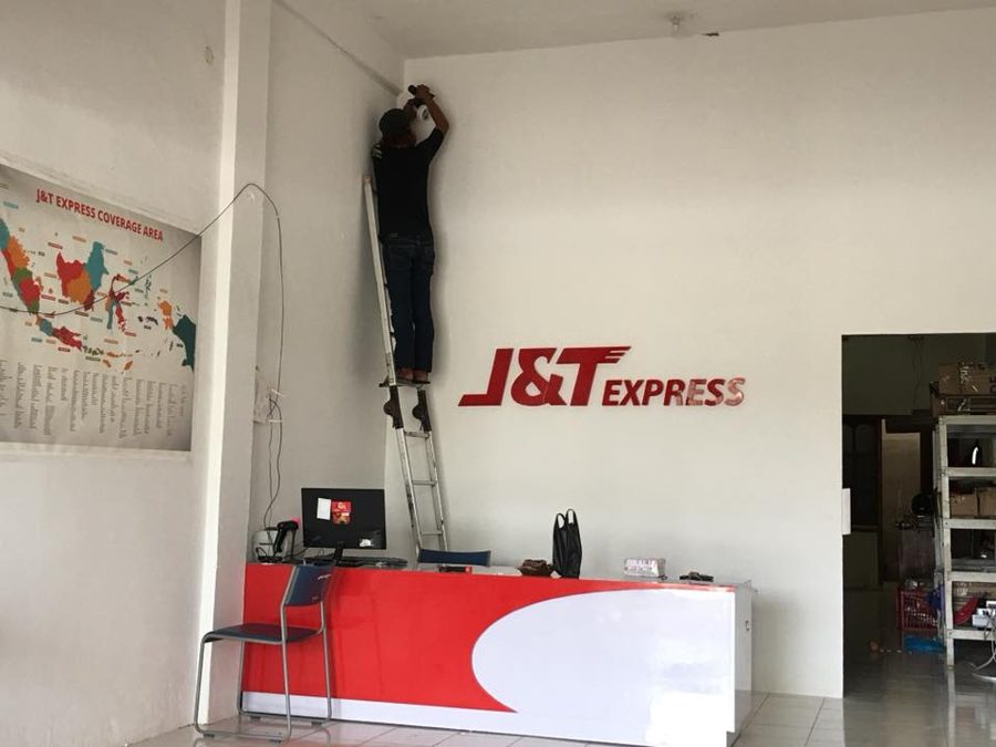 CCTV J&T Express